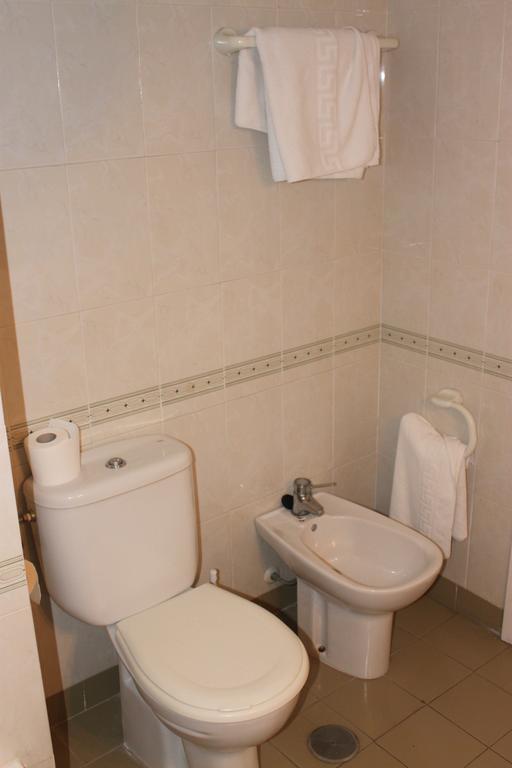 Apartamentos Jardines Del Gamonal Malaga Ruang foto